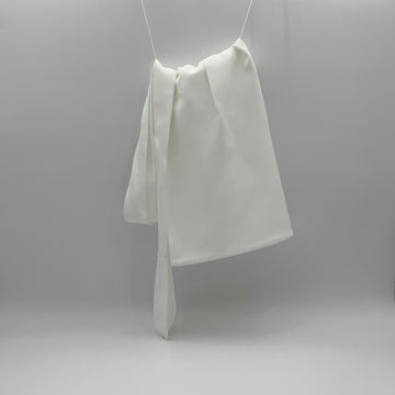 UG SILK WHITE EDGE APRON