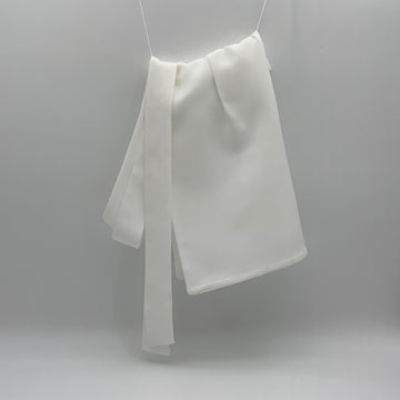WHITE EDGE APRON